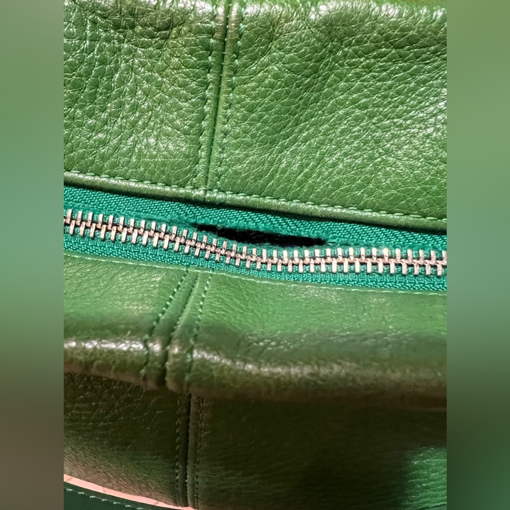 🍏 COACH 🍏 - Picture 3 of 5